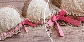 бантик на лифчике