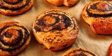 Булочки с маком