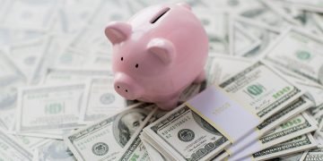 что нельзя делать с деньгами