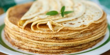 добавлять сметану в тесто для блинов