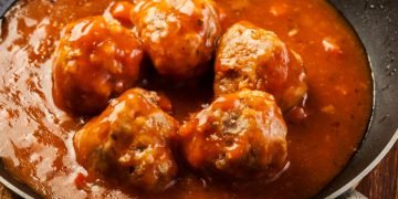 Фрикадельки в томатном соусе