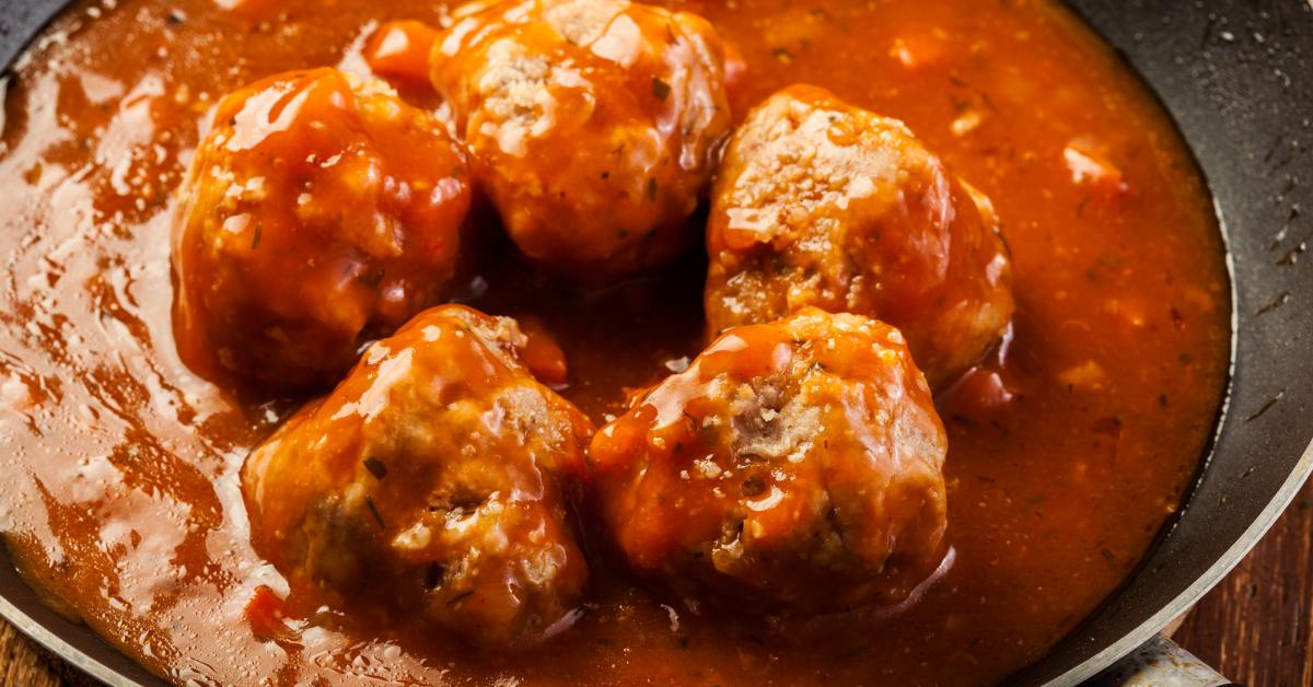 Фрикадельки в томатном соусе