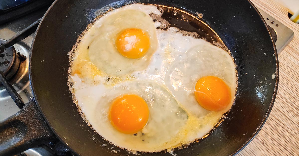как готовить яичницу