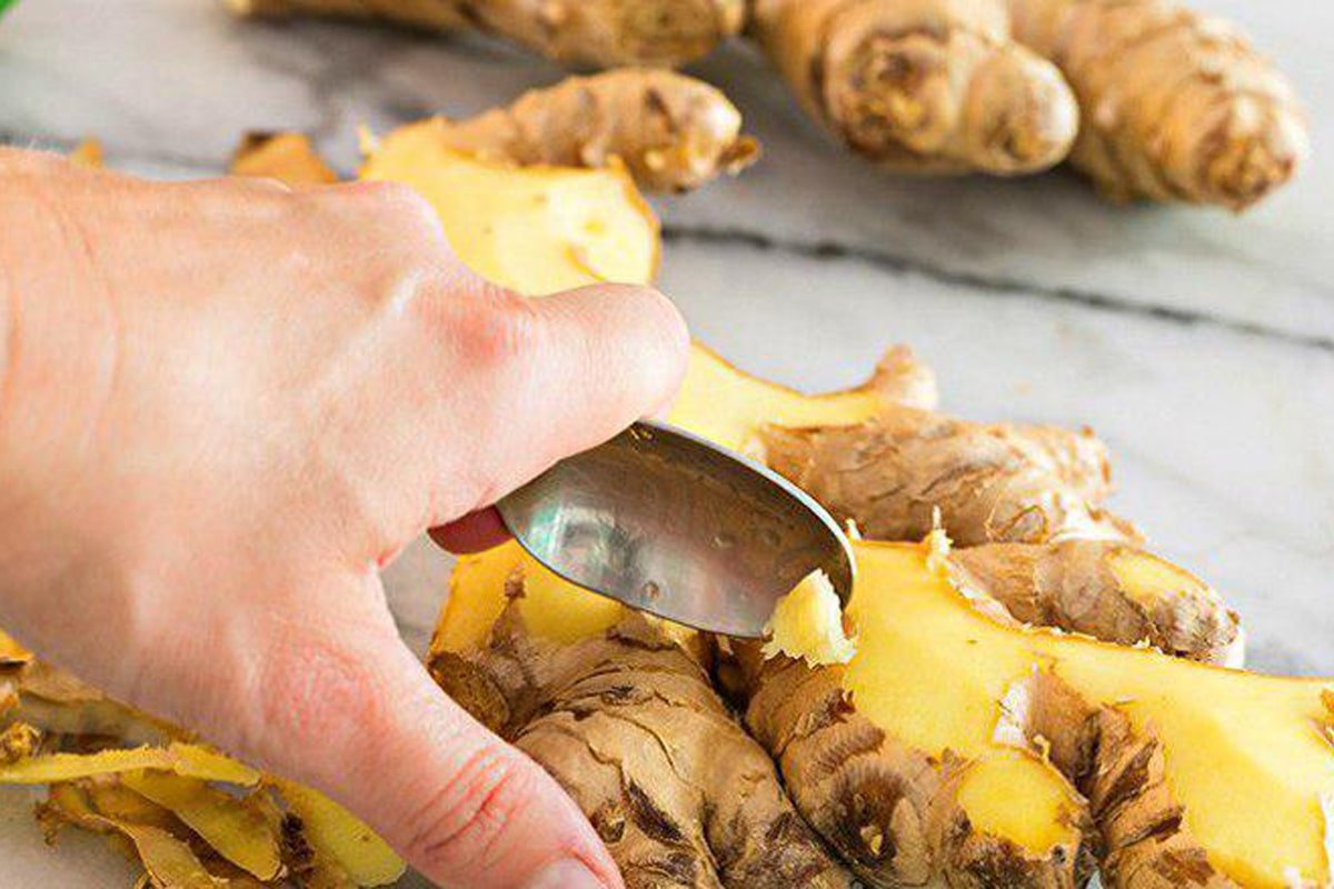 очищение имбиря ложкой