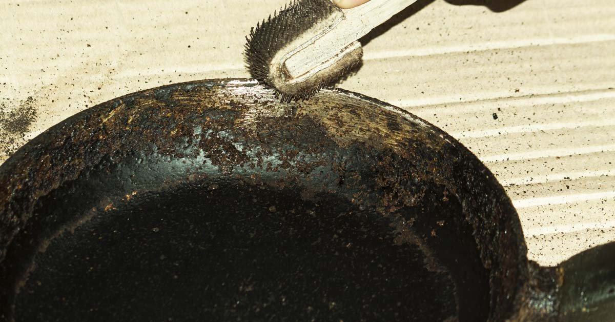 как очистить сковороду