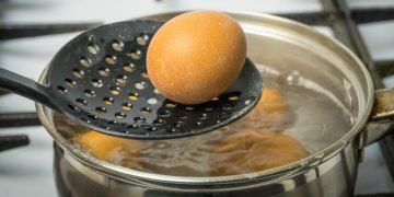 Как правильно сварить яйца