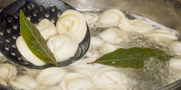 Как правильно варить пельмени