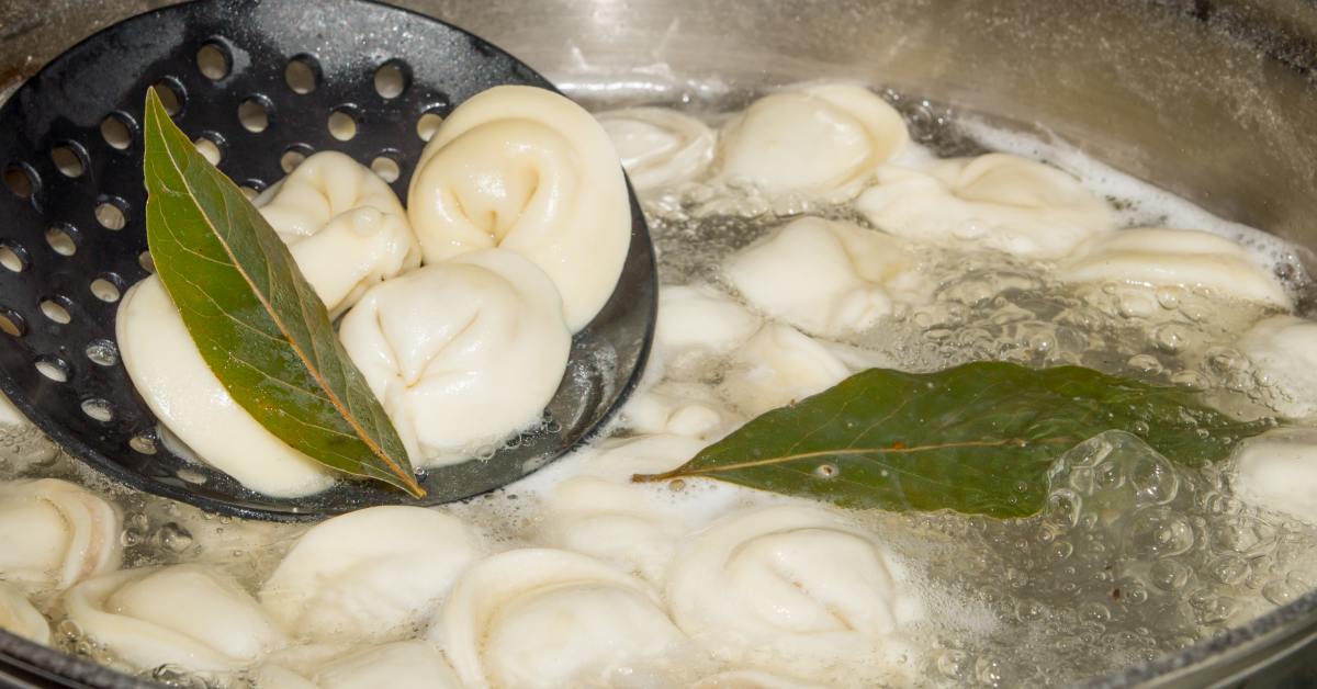 Как правильно варить пельмени