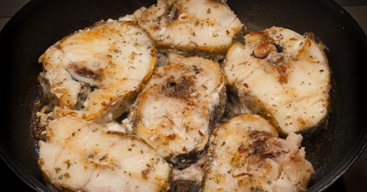 Как правильно жарить рыбу на сковороде