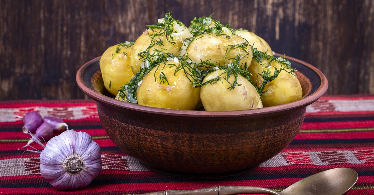 Как приготовить молодую картошку