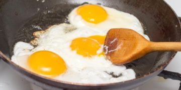 Как приготовить яичницу
