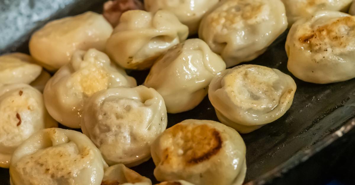 Как приготовить жареные пельмени