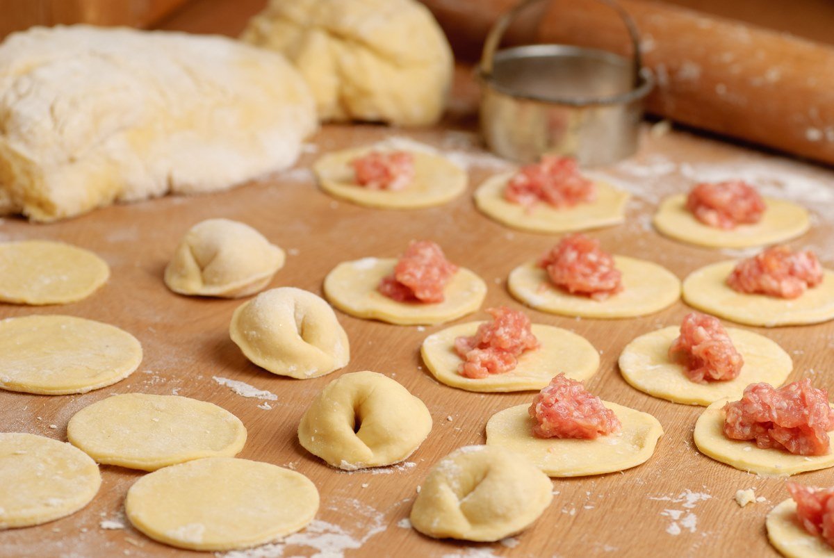 лепка пельменей