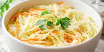 Капустный салат с морковью