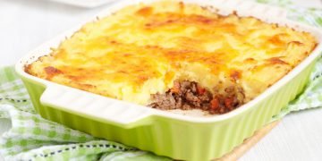 Картофельная запеканка с фаршем и сыром