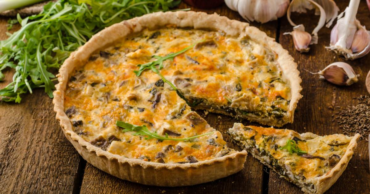 Киш с курицей и грибами