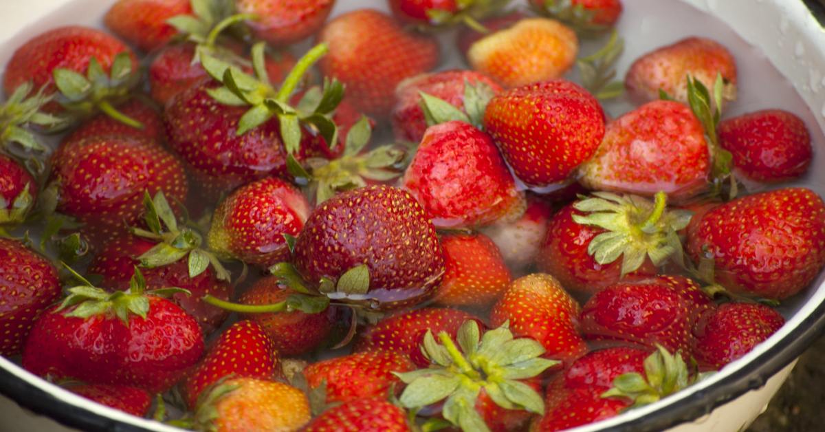 клубничные хвостики