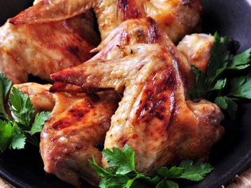 куриные крылья в соусе