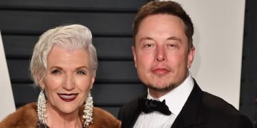 Мама Илона Маска