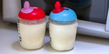 молоко в микроволновке