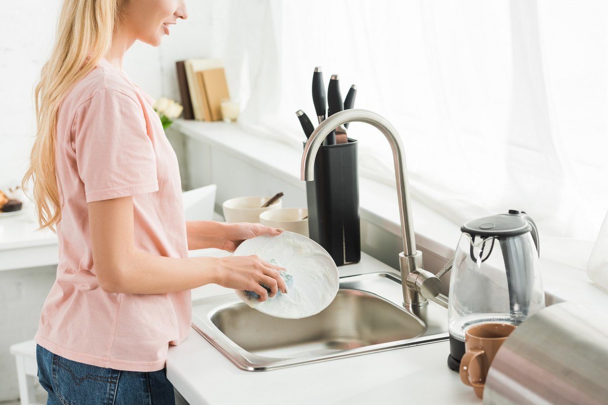 Мытьё посуды руками