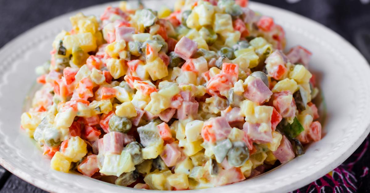 Оливье с яблоком