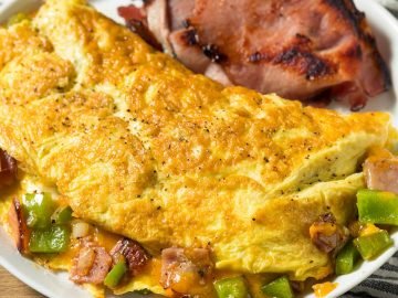 омлет с ветчиной и сыром