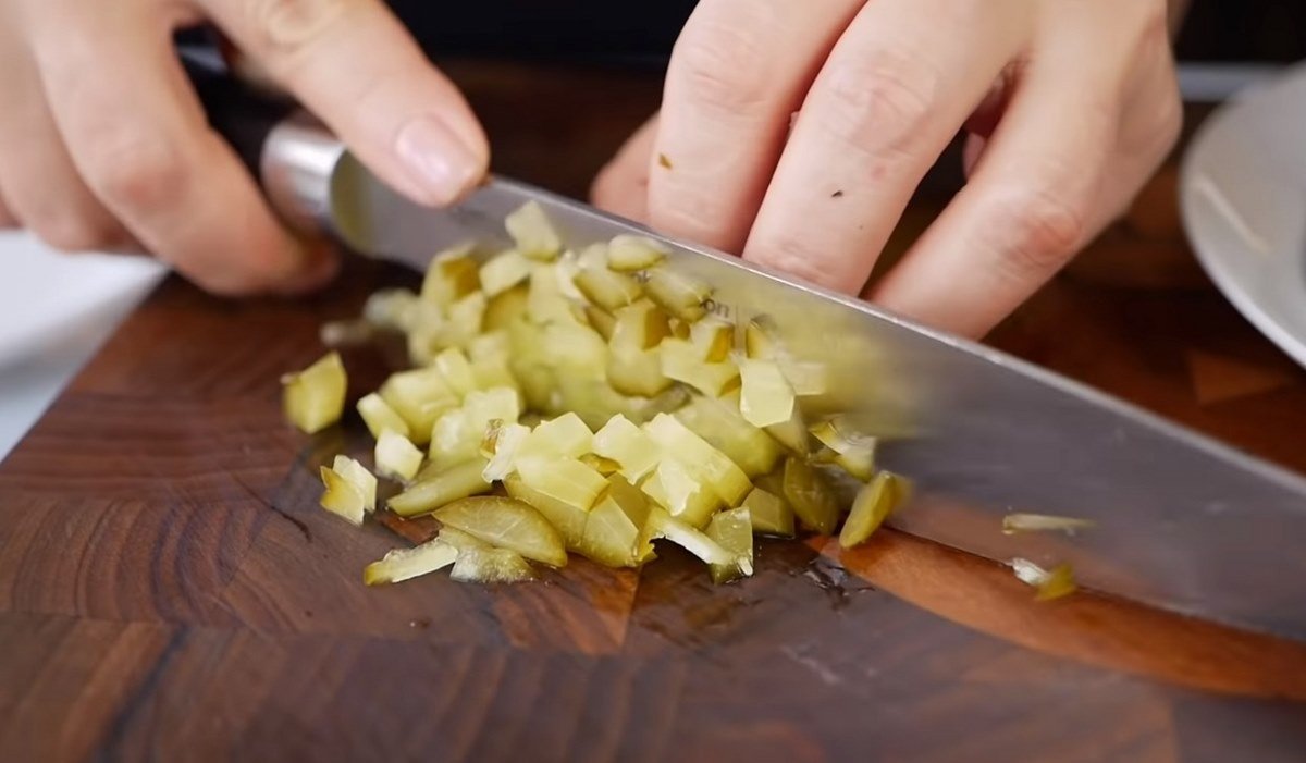 Печеночный салат с грибами по рецепту цыганки