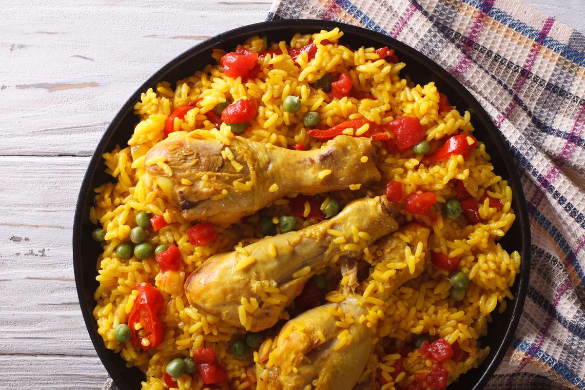 Курица с рисом и овощами по-каталонски