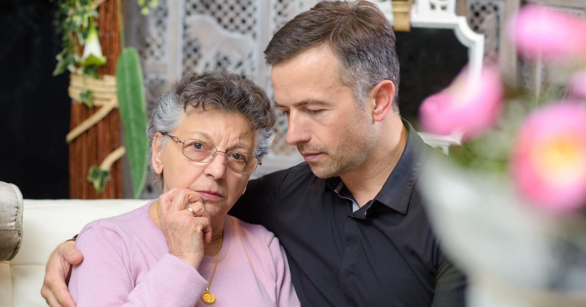 Помощь сына матери