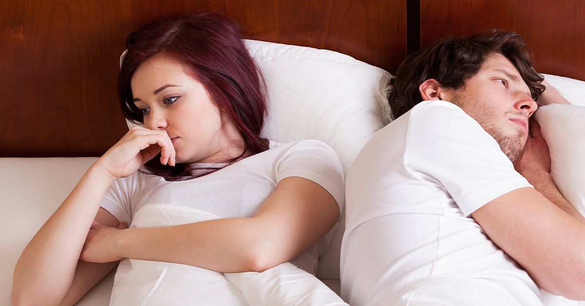 поворачиваться спиной