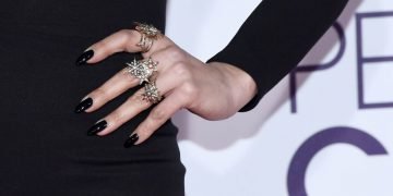 разные цвета лаков