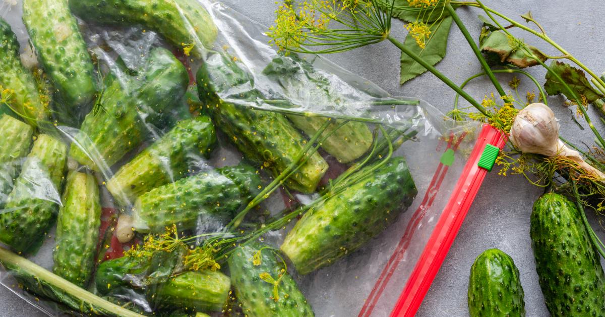 Рецепт приготовления малосольных огурцов в пакете