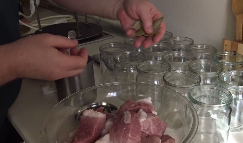 тушенка свиная