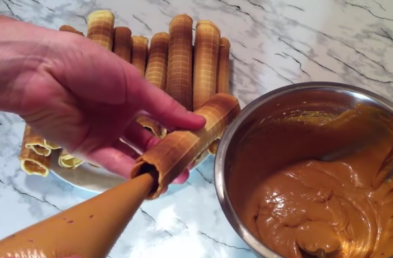 трубочки с вареной сгущенкой