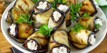 Рулетики из баклажанов с сыром