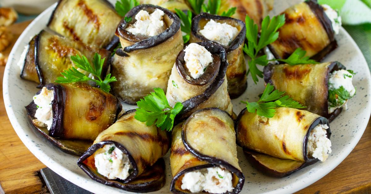 Рулетики из баклажанов с сыром