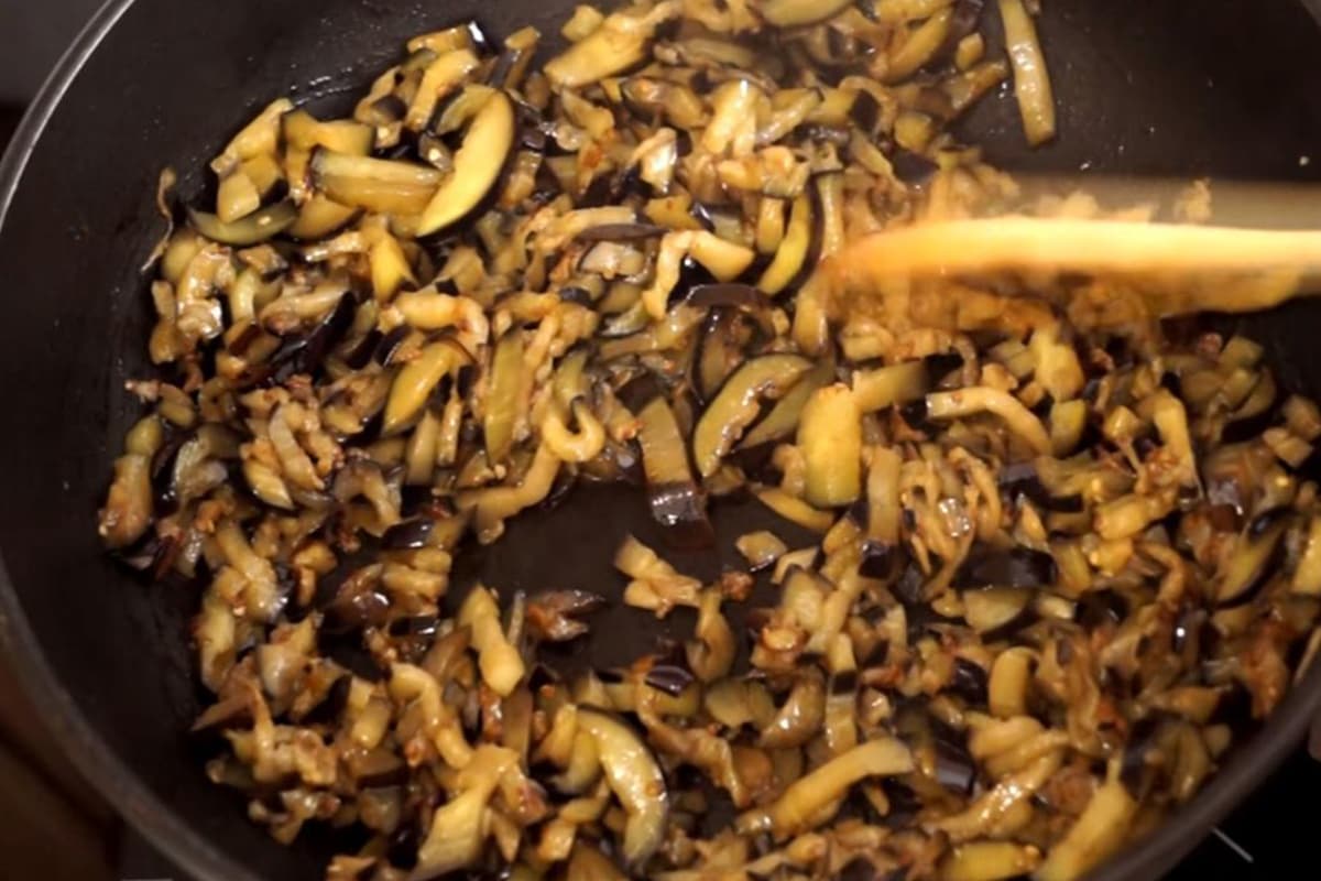 вкусный салат из баклажан