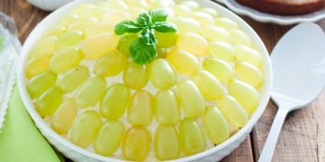 Cалат «Тиффани» с виноградом