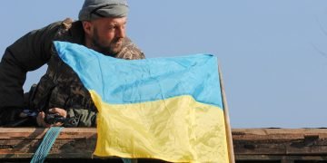 Сильный и смелый защитник