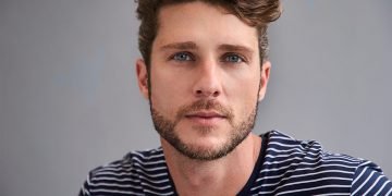 Строгий мужчина