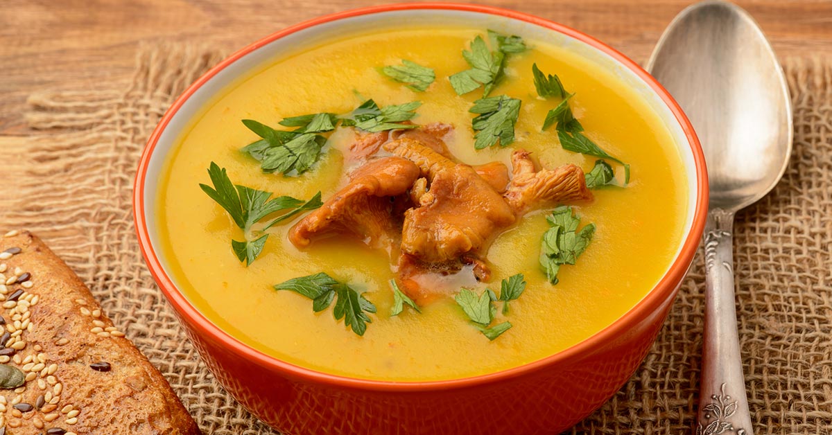 суп с лисичками