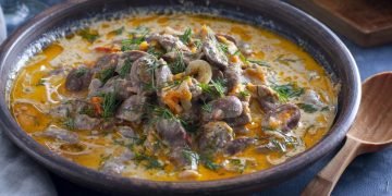 Тушеные куриные сердечки