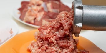 убрать лишнюю соль из фарша