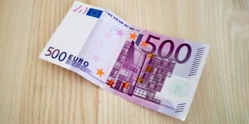 вещи которые нельзя класть на стол