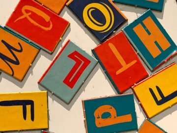 Визуальная загадка с буквами