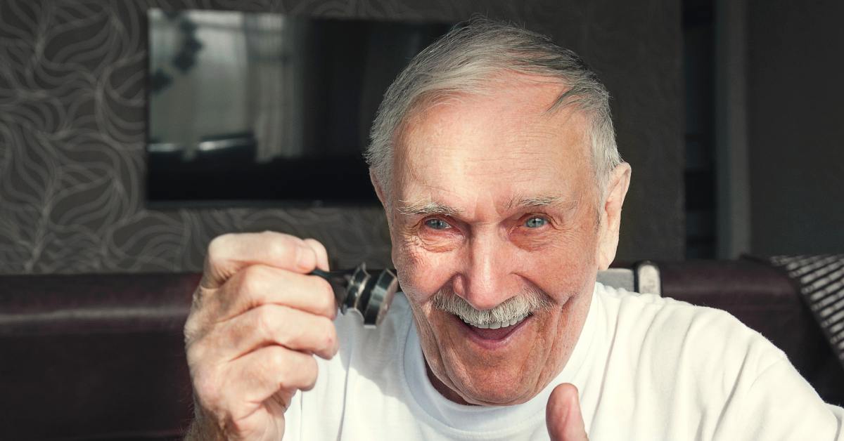 Выгнал отца