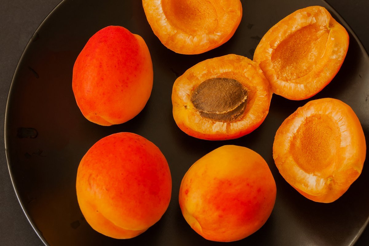 Ядра абрикосовых косточек