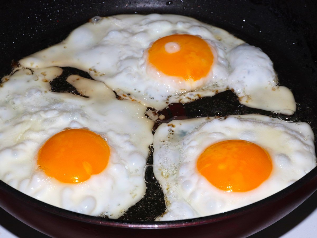 Яйца на сливочном масле