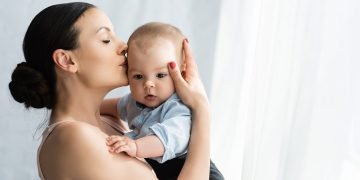 Заботливая мама